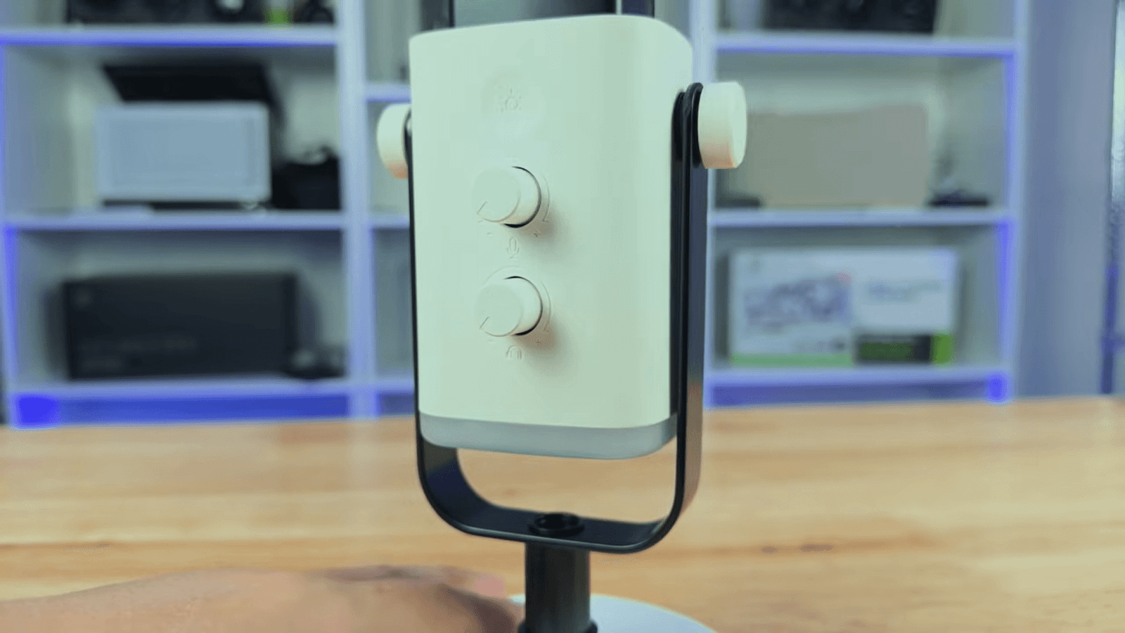 Use the headphone control to set monitoring volume.